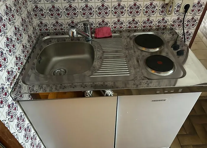 Ruhiges 1 In Zentraler Lage *